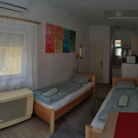 Napfeny Apartmanhaz Balatonbereny