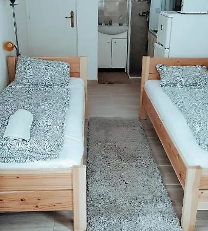 מלון דירות Napfeny Apartmanhaz 3*