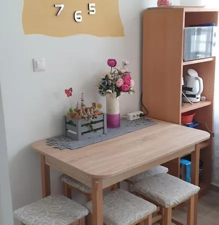 Napfeny Apartmanhaz מלון דירות 3*