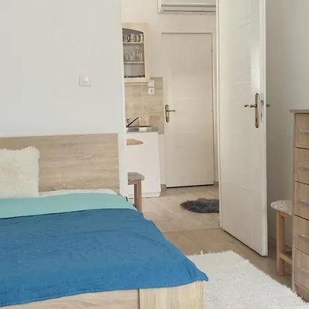 Napfeny Apartmanhaz Balatonberény