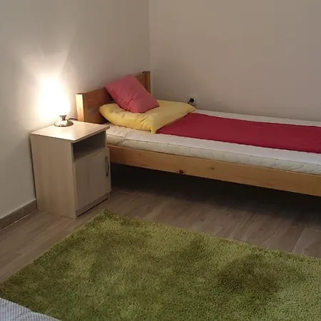 מלון דירות Napfeny Apartmanhaz