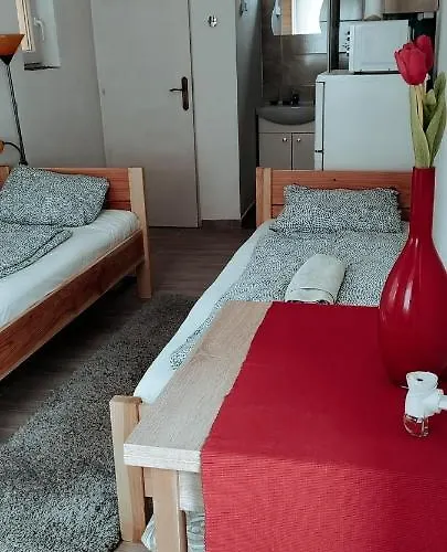 Napfeny Apartmanhaz מלון דירות Balatonberény