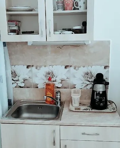 Napfeny Apartmanhaz מלון דירות 3*