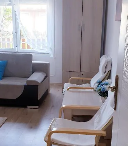 מלון דירות Napfeny Apartmanhaz Balatonberény