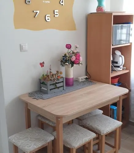 Napfeny Apartmanhaz מלון דירות 3*