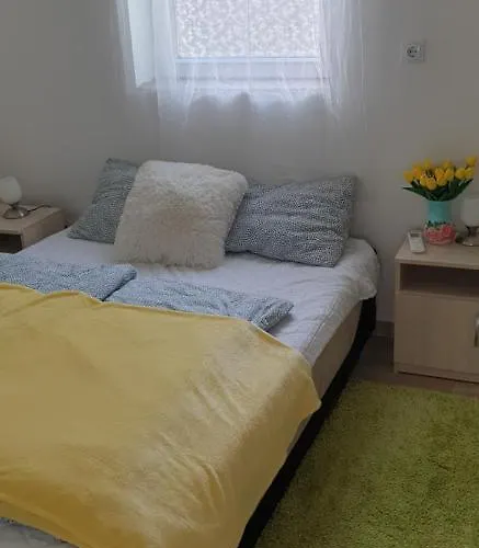 מלון דירות Napfeny Apartmanhaz