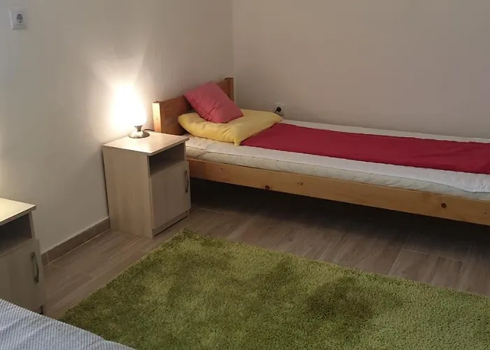 מלון דירות Napfeny Apartmanhaz